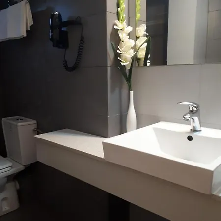Aparthotel Viena &