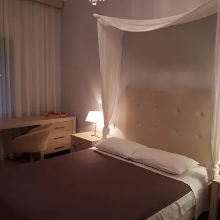 Aparthotel Viena & Palaiochora